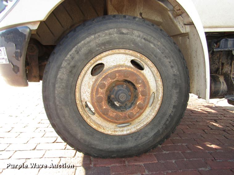 image for item DD2975 2004 International DuraStar 4400 refuse truck