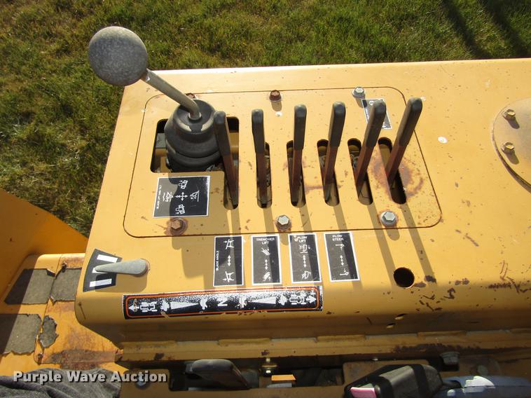 image for item DD2977 1998 Vermeer V5800 trencher