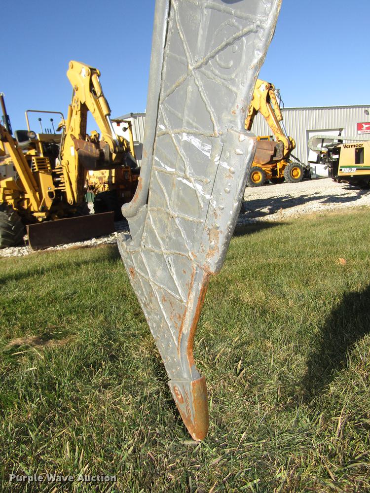 image for item DD2978 2004 Case Maxi Sneaker Series C cable plow