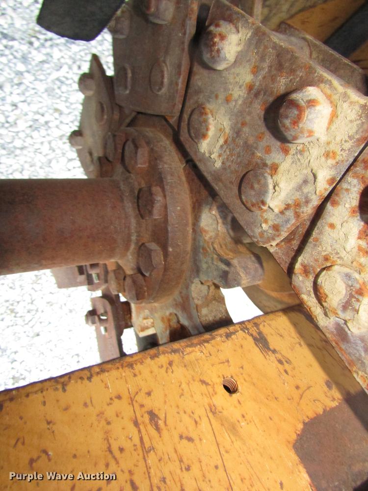 image for item DD2984 1999 Vermeer V5800 trencher