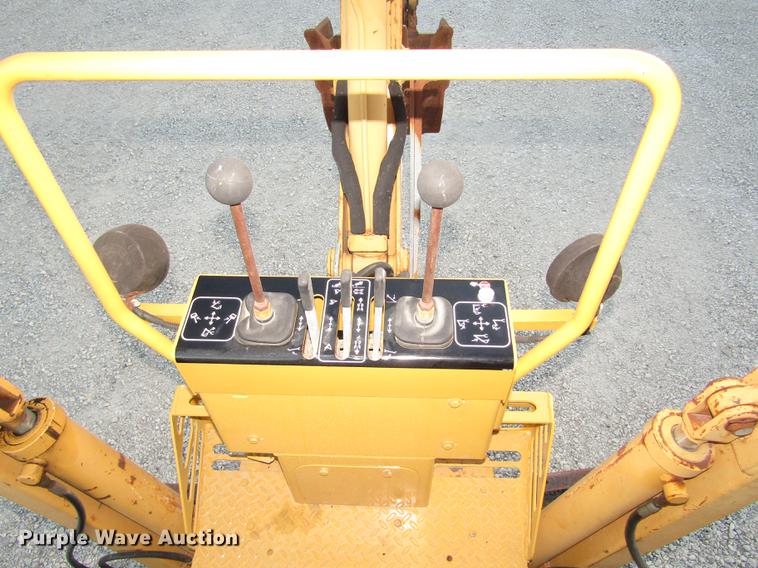 image for item DD2984 1999 Vermeer V5800 trencher
