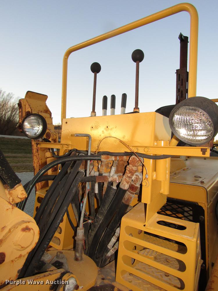 image for item DD2984 1999 Vermeer V5800 trencher