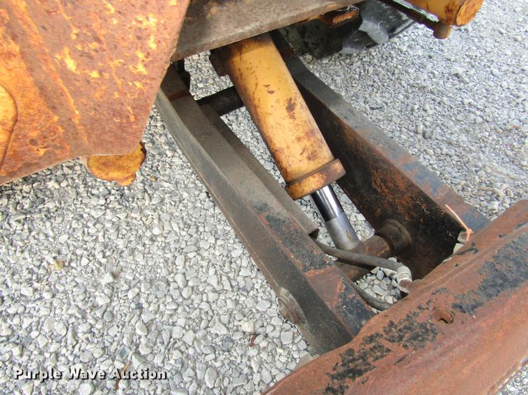 image for item DD2984 1999 Vermeer V5800 trencher