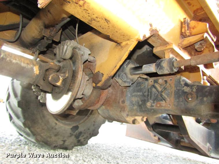 image for item DD2984 1999 Vermeer V5800 trencher