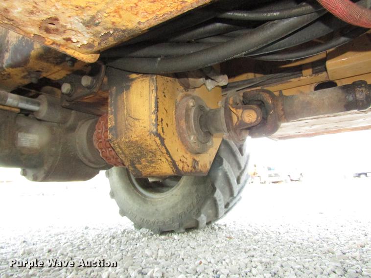 image for item DD2984 1999 Vermeer V5800 trencher