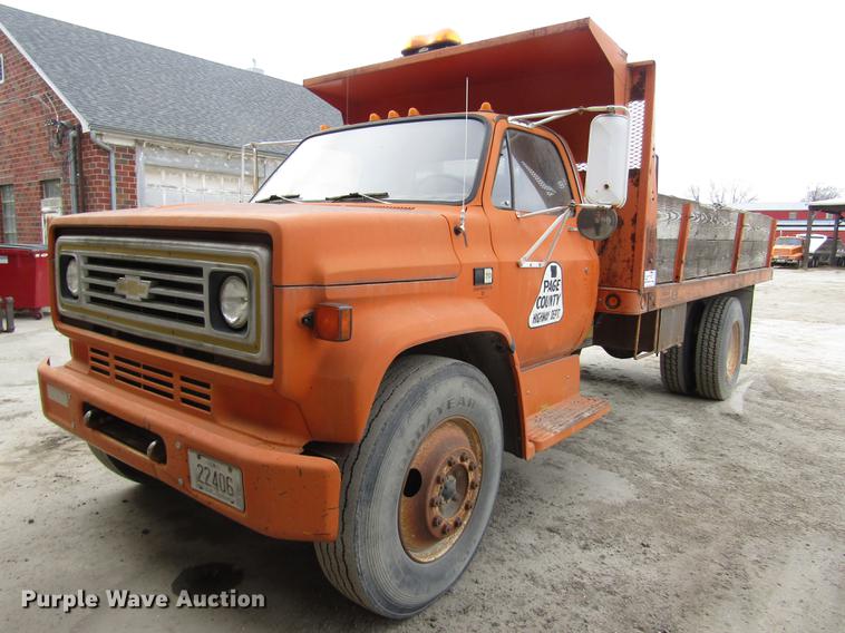 image for item DD2992 1987 Chevrolet Kodiak flatbed dump truck