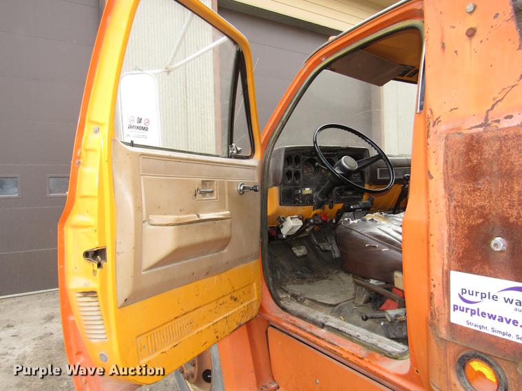 image for item DD2992 1987 Chevrolet Kodiak flatbed dump truck