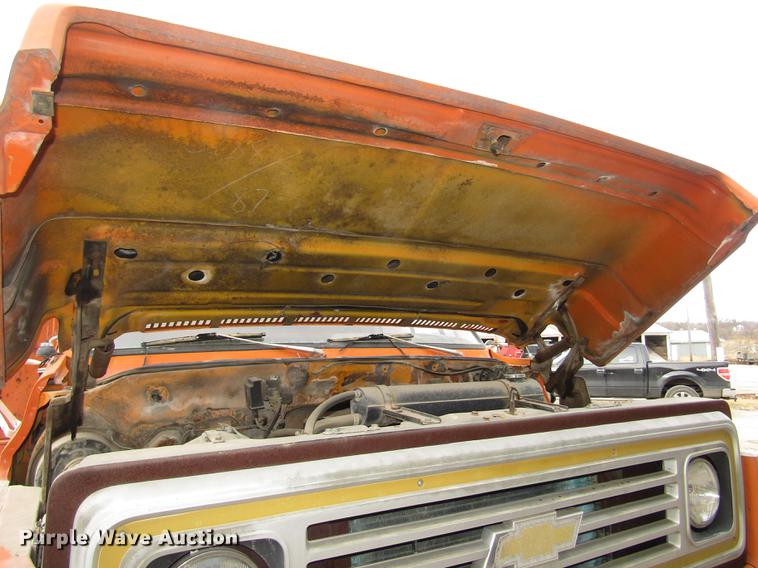 image for item DD2992 1987 Chevrolet Kodiak flatbed dump truck