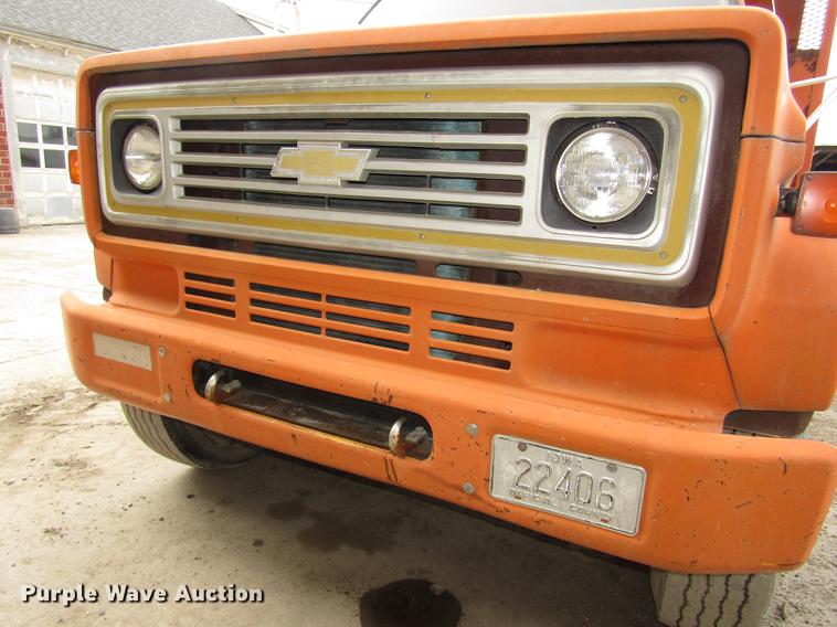 image for item DD2992 1987 Chevrolet Kodiak flatbed dump truck