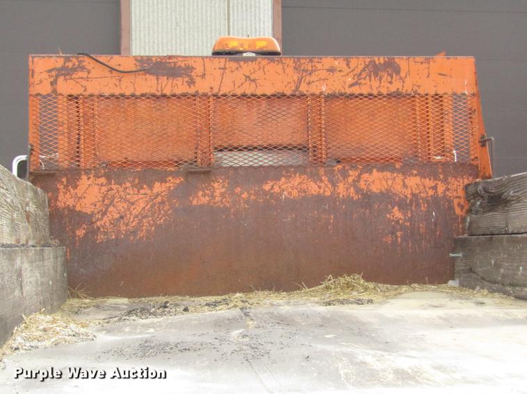 image for item DD2992 1987 Chevrolet Kodiak flatbed dump truck