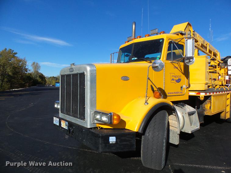 image for item DF9448 1998 Peterbilt 378 bridge inspection truck
