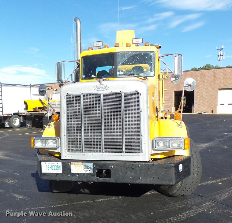image for item DF9448 1998 Peterbilt 378 bridge inspection truck
