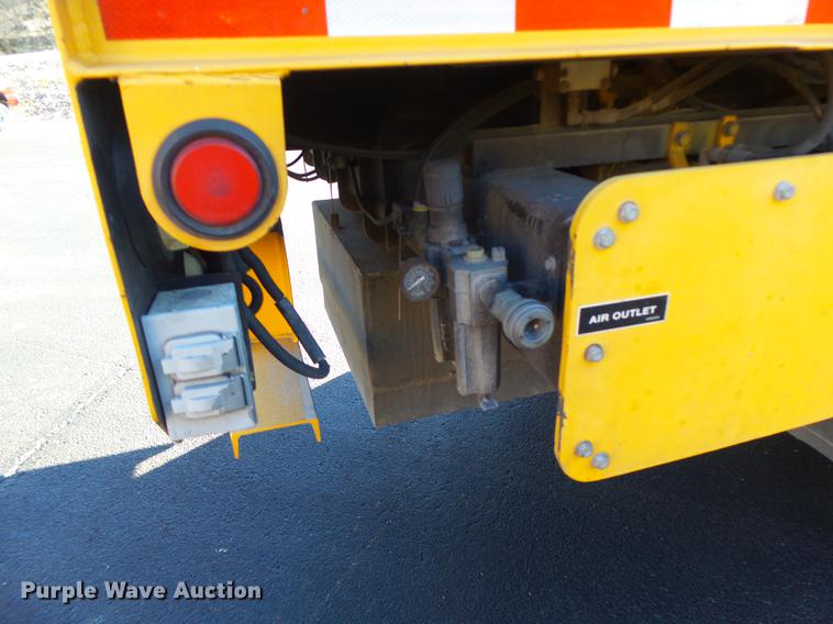 image for item DF9448 1998 Peterbilt 378 bridge inspection truck