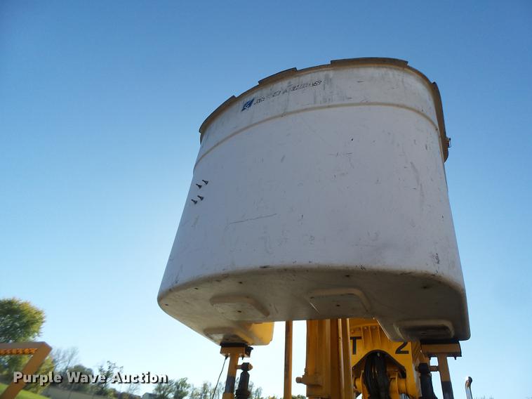 image for item DF9448 1998 Peterbilt 378 bridge inspection truck