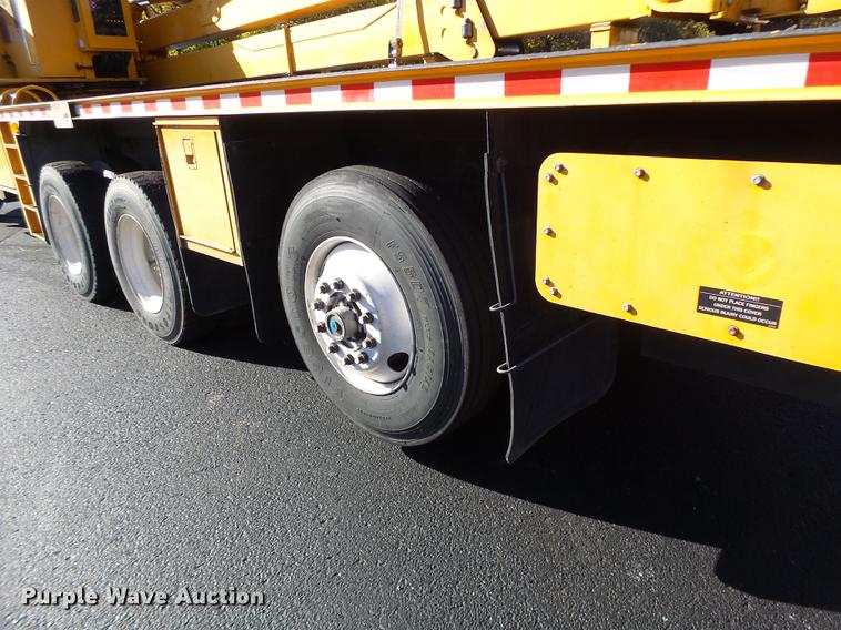 image for item DF9448 1998 Peterbilt 378 bridge inspection truck