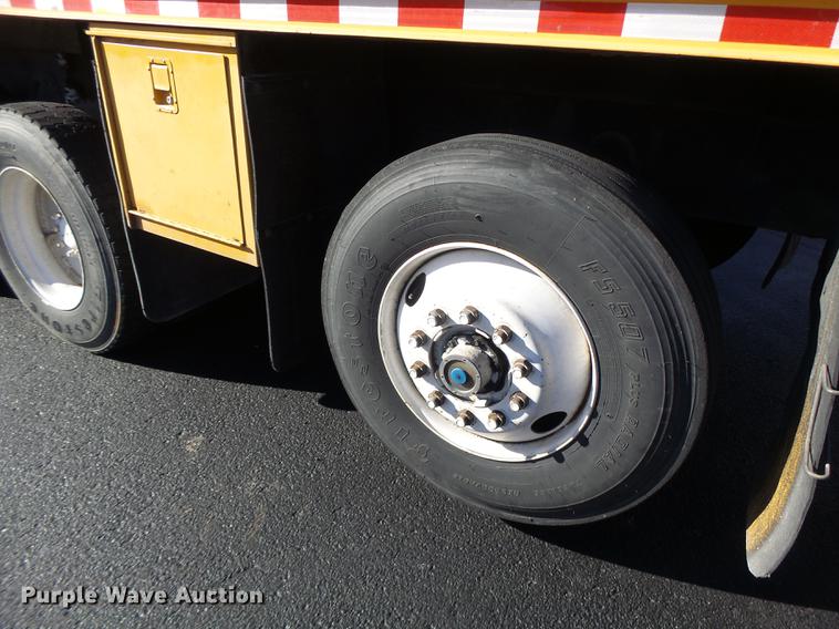 image for item DF9448 1998 Peterbilt 378 bridge inspection truck