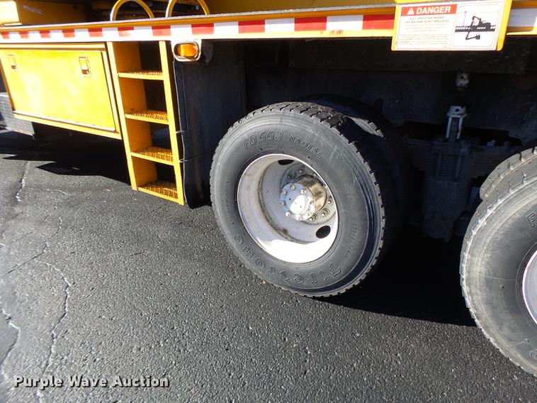 image for item DF9448 1998 Peterbilt 378 bridge inspection truck