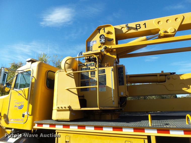 image for item DF9448 1998 Peterbilt 378 bridge inspection truck