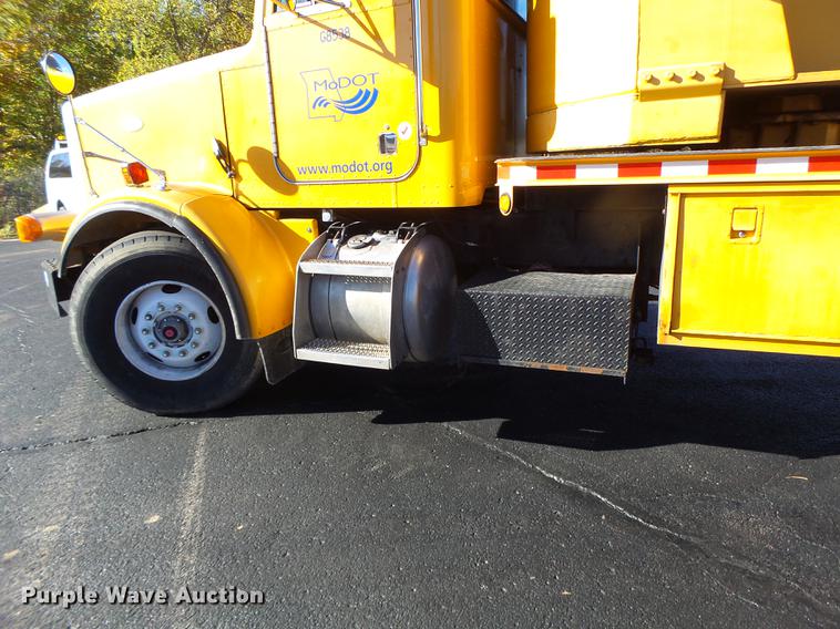 image for item DF9448 1998 Peterbilt 378 bridge inspection truck