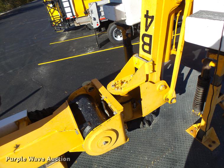 image for item DF9448 1998 Peterbilt 378 bridge inspection truck