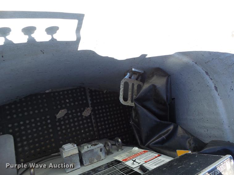 image for item DF9448 1998 Peterbilt 378 bridge inspection truck