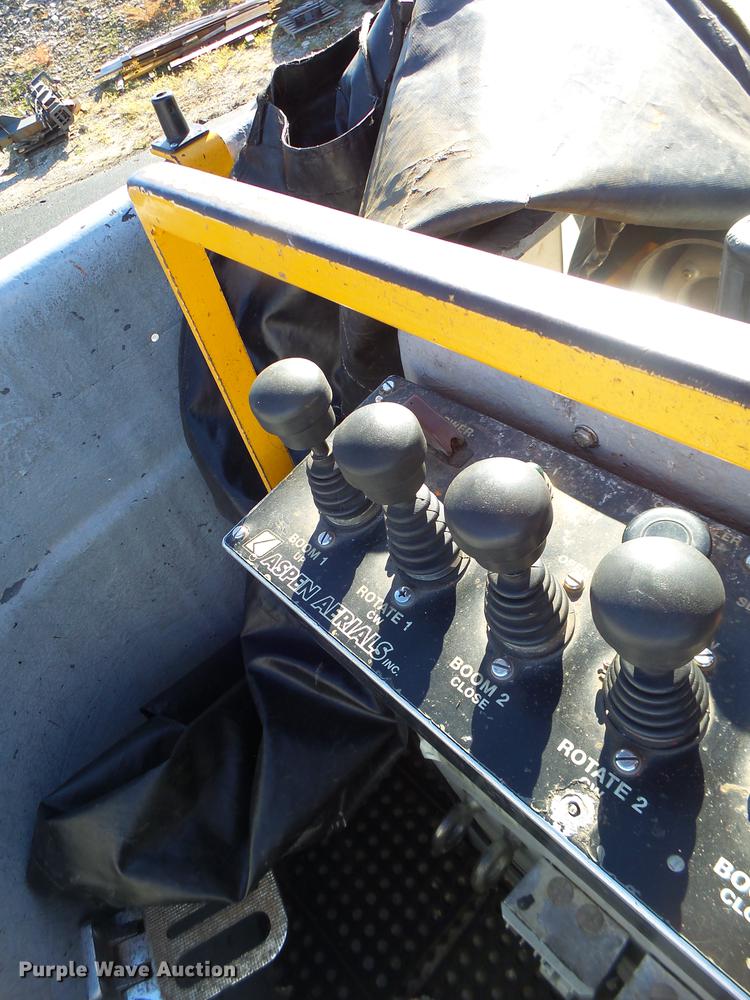 image for item DF9448 1998 Peterbilt 378 bridge inspection truck