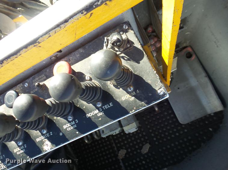 image for item DF9448 1998 Peterbilt 378 bridge inspection truck