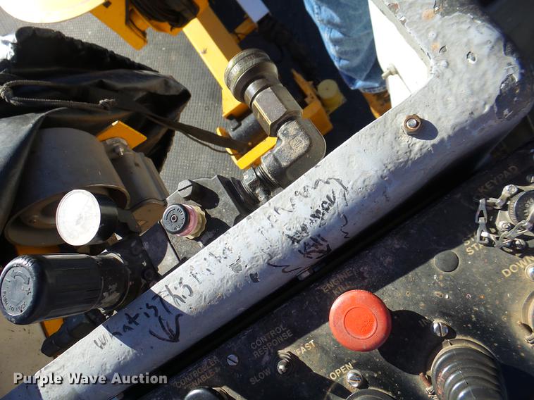 image for item DF9448 1998 Peterbilt 378 bridge inspection truck