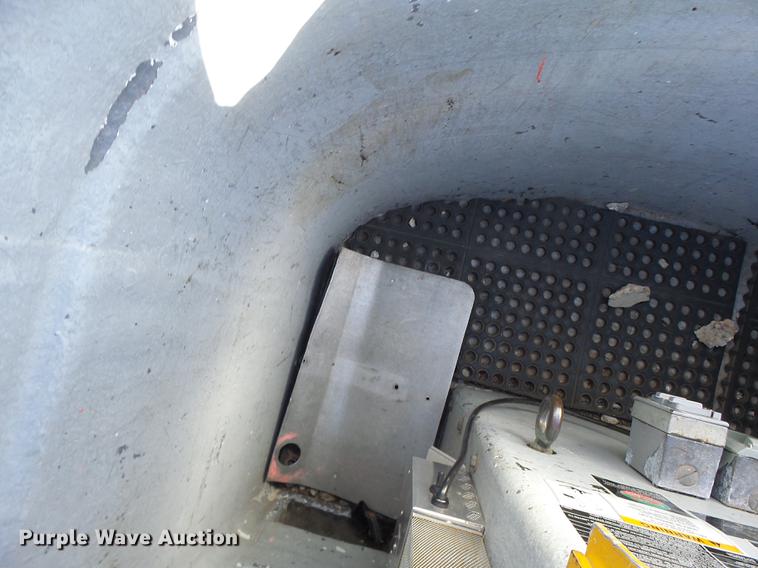 image for item DF9448 1998 Peterbilt 378 bridge inspection truck