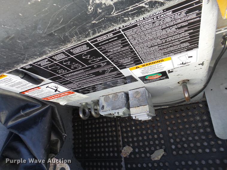 image for item DF9448 1998 Peterbilt 378 bridge inspection truck