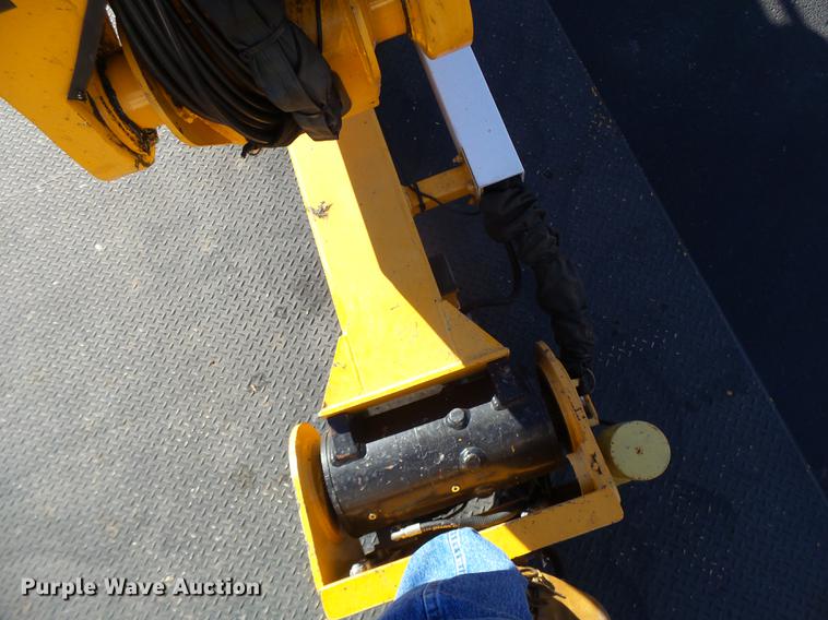 image for item DF9448 1998 Peterbilt 378 bridge inspection truck