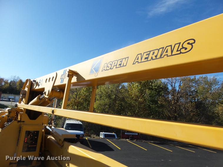 image for item DF9448 1998 Peterbilt 378 bridge inspection truck