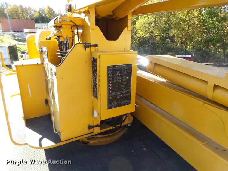 image for item DF9448 1998 Peterbilt 378 bridge inspection truck