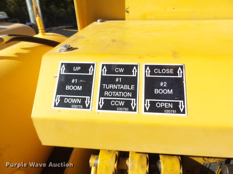 image for item DF9448 1998 Peterbilt 378 bridge inspection truck