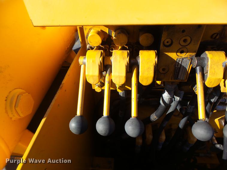 image for item DF9448 1998 Peterbilt 378 bridge inspection truck