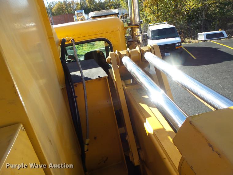 image for item DF9448 1998 Peterbilt 378 bridge inspection truck