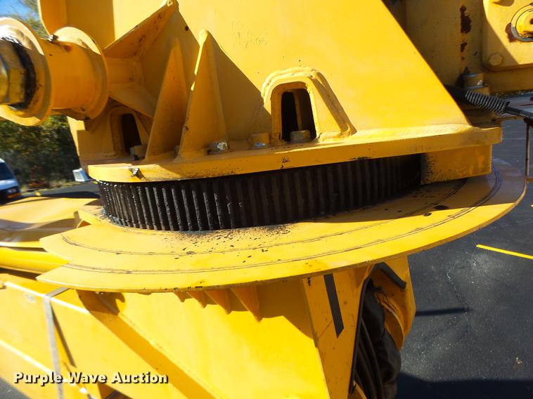 image for item DF9448 1998 Peterbilt 378 bridge inspection truck