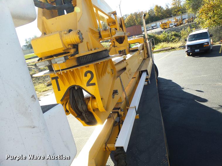 image for item DF9448 1998 Peterbilt 378 bridge inspection truck