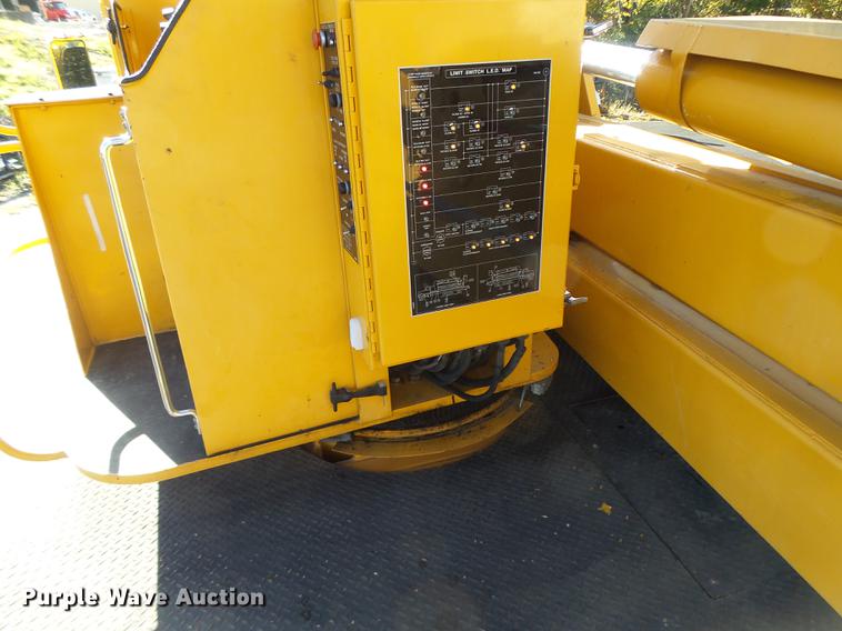 image for item DF9448 1998 Peterbilt 378 bridge inspection truck