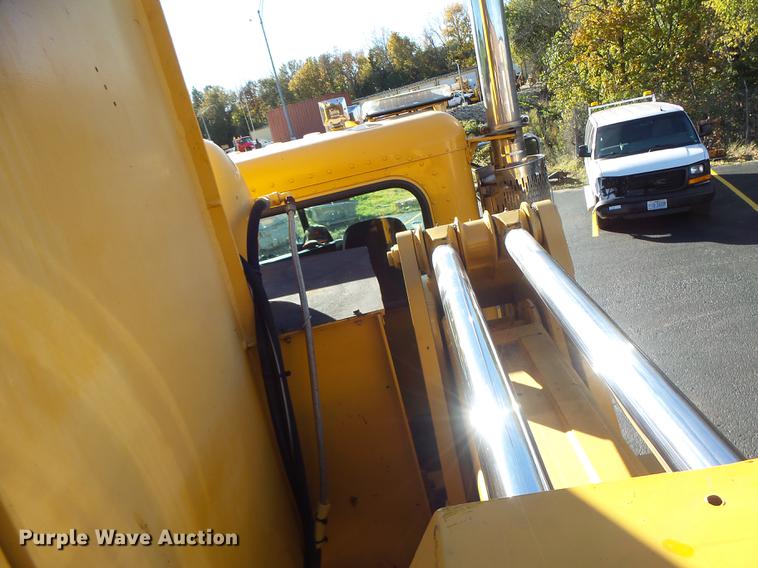 image for item DF9448 1998 Peterbilt 378 bridge inspection truck