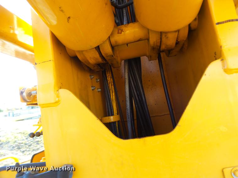 image for item DF9448 1998 Peterbilt 378 bridge inspection truck