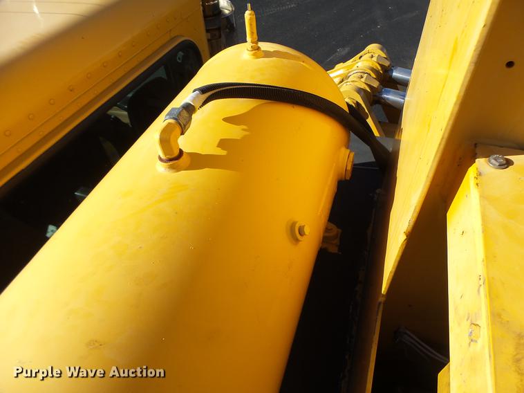 image for item DF9448 1998 Peterbilt 378 bridge inspection truck