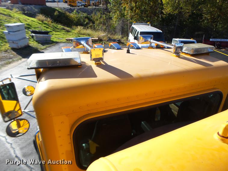 image for item DF9448 1998 Peterbilt 378 bridge inspection truck