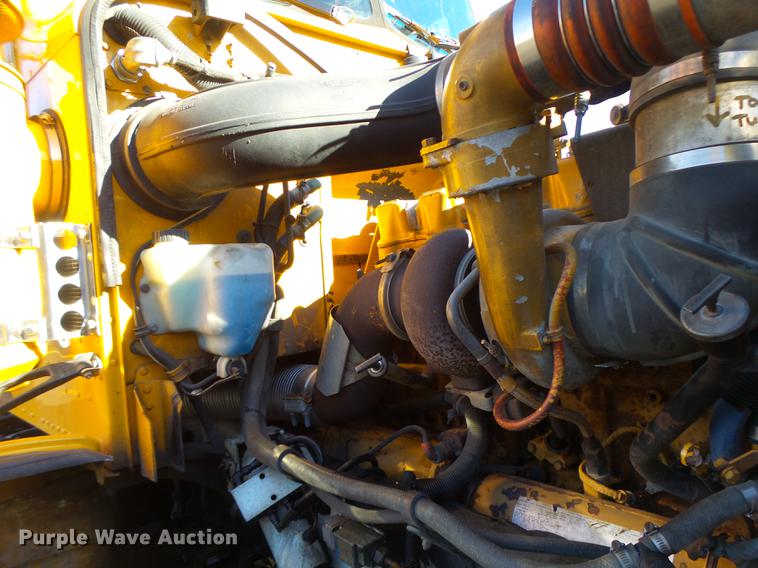 image for item DF9448 1998 Peterbilt 378 bridge inspection truck