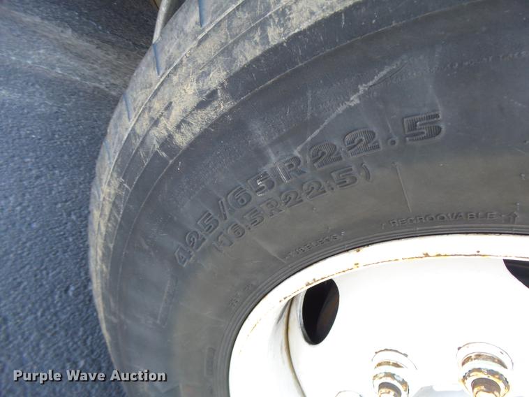 image for item DF9448 1998 Peterbilt 378 bridge inspection truck