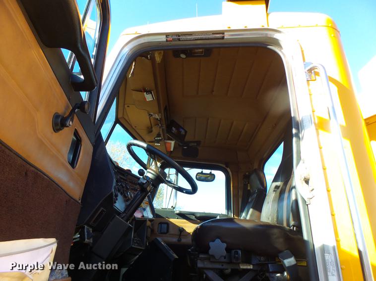 image for item DF9448 1998 Peterbilt 378 bridge inspection truck