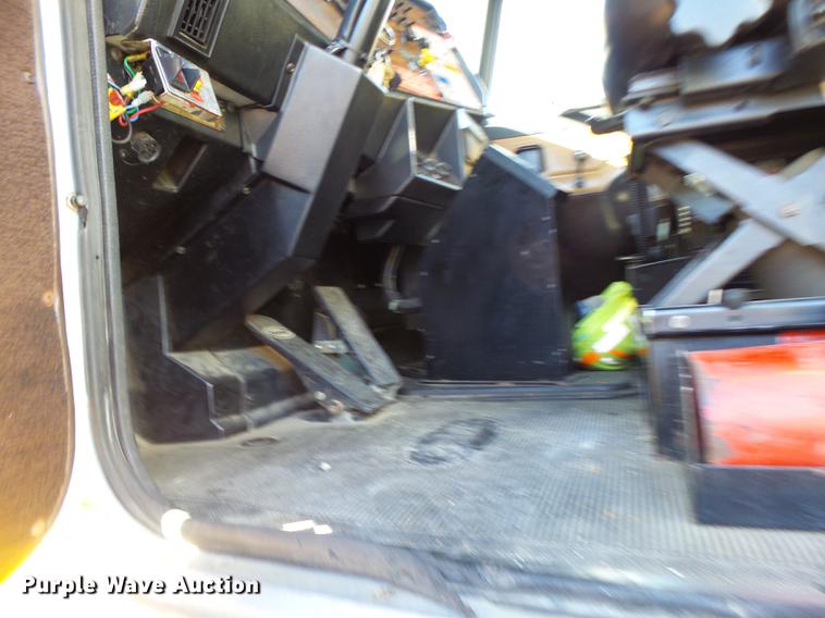 image for item DF9448 1998 Peterbilt 378 bridge inspection truck