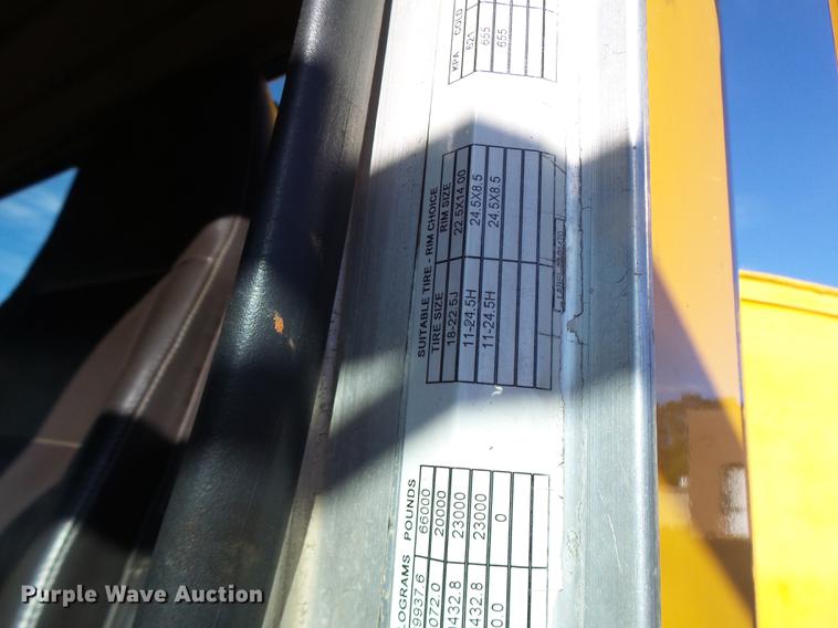 image for item DF9448 1998 Peterbilt 378 bridge inspection truck