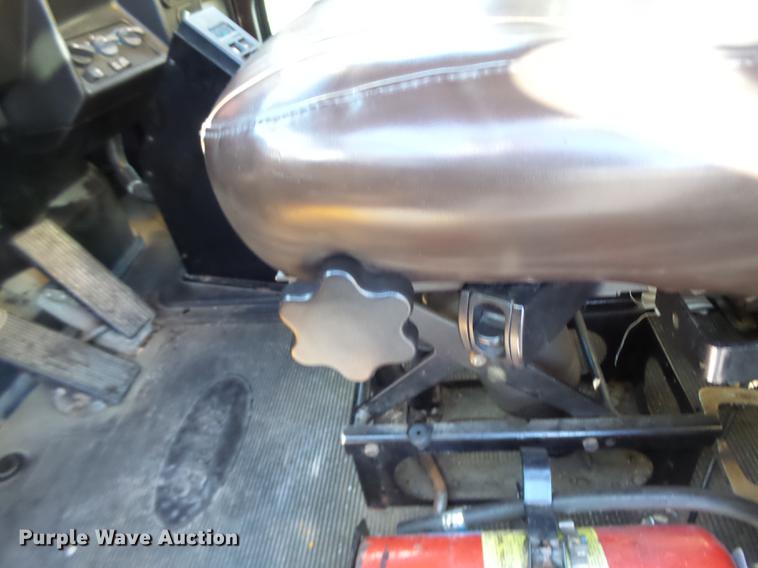 image for item DF9448 1998 Peterbilt 378 bridge inspection truck