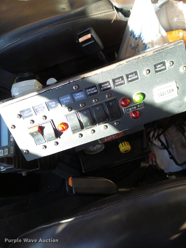 image for item DF9448 1998 Peterbilt 378 bridge inspection truck